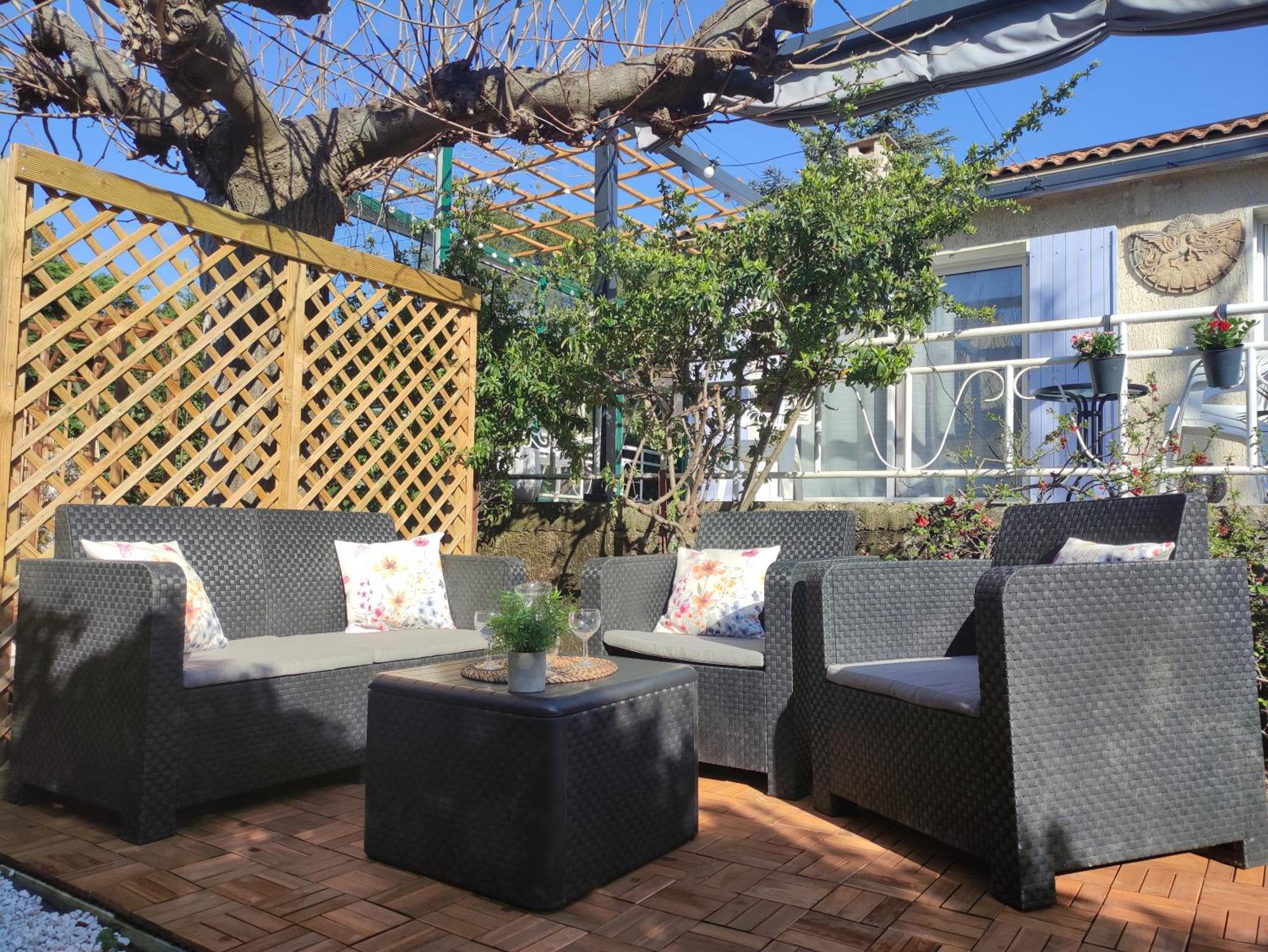 Le Jardin Des Rocailles - Villa 4 Chambres Climatisee Avec Piscine A Deux Pas D'Avignon Villeneuve-lès-Avignon Εξωτερικό φωτογραφία