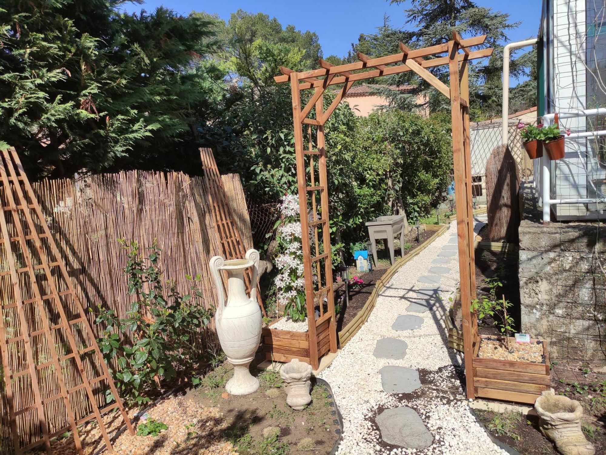 Le Jardin Des Rocailles - Villa 4 Chambres Climatisee Avec Piscine A Deux Pas D'Avignon Villeneuve-lès-Avignon Εξωτερικό φωτογραφία