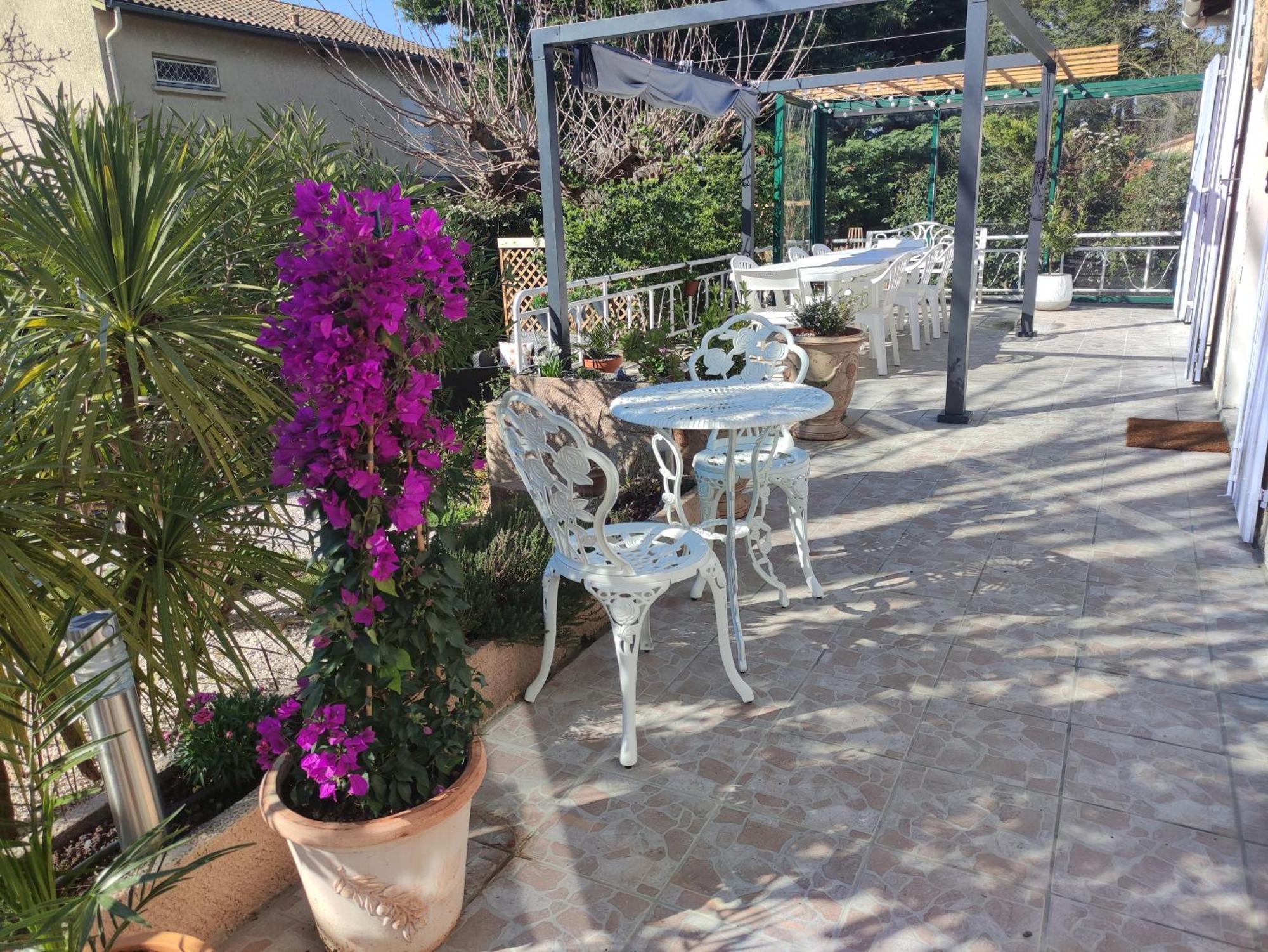 Le Jardin Des Rocailles - Villa 4 Chambres Climatisee Avec Piscine A Deux Pas D'Avignon Villeneuve-lès-Avignon Εξωτερικό φωτογραφία