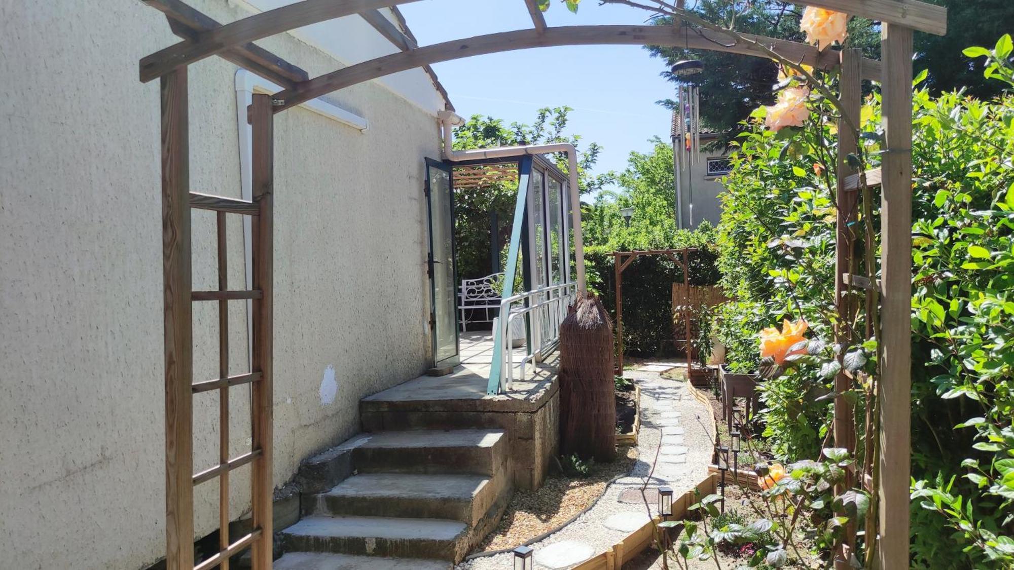 Le Jardin Des Rocailles - Villa 4 Chambres Climatisee Avec Piscine A Deux Pas D'Avignon Villeneuve-lès-Avignon Εξωτερικό φωτογραφία